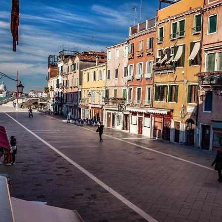 Appartamenti Superior In Via Garibaldi By Bricola Apartments Венеция Экстерьер фото