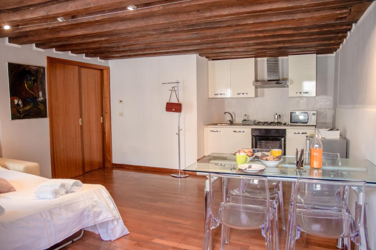 Appartamenti Superior In Via Garibaldi By Bricola Apartments Венеция Экстерьер фото